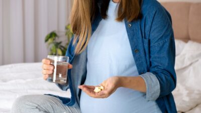 Co suplementować w ciąży? Są nowe zasady suplementacji kwasu foliowego