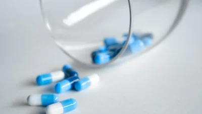 Kryzys opioidowy: jak uzależnienie od leków przeciwbólowych zmienia życie w piekło