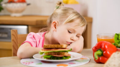 Dieta dla niejadka – jak zachęcić dziecko do jedzenia?