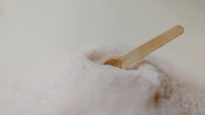 Nadmiar soli w diecie może powodować egzemę