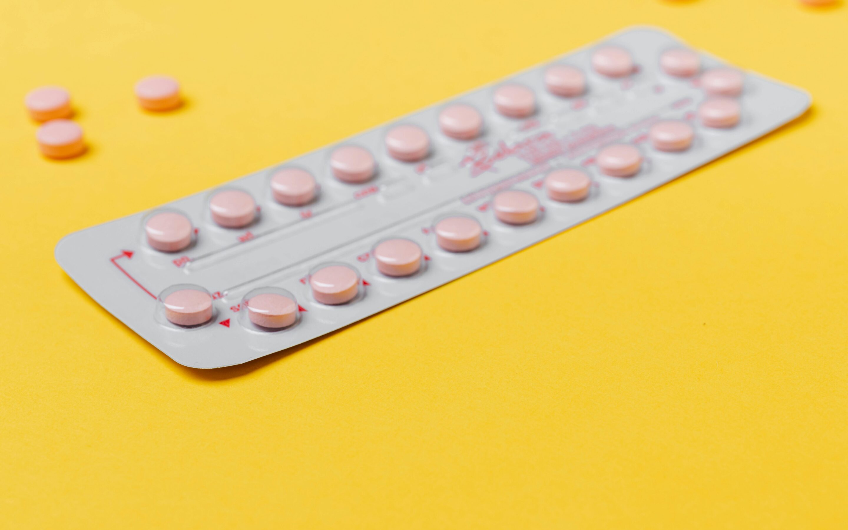 Antykoncepcja hormonalna powiązana z wyższym ryzykiem nowotworów mózgu [BADANIE]
