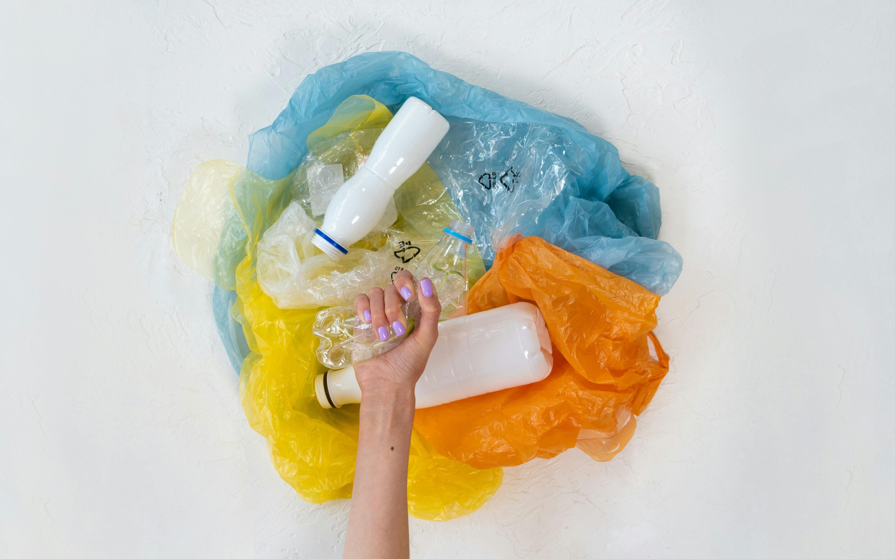 Lewodopa produkowana z plastikowych butelek?